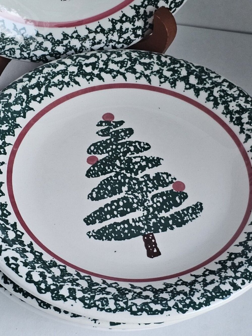 Furio Holiday Christmas Tree Dessert Salad Plates 8" Italy sponge painted handpa - Picture 3 of 14